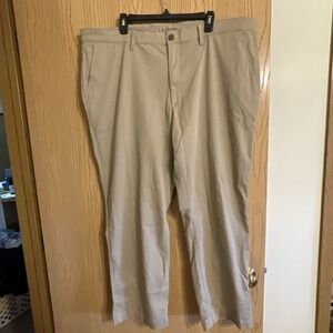 Men's L.L. Bean khaki pants straight leg size 44 X 30 Classic Fit